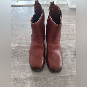 New ZODIAC Claret Women's Classic Ankle Boot Brown Size 9